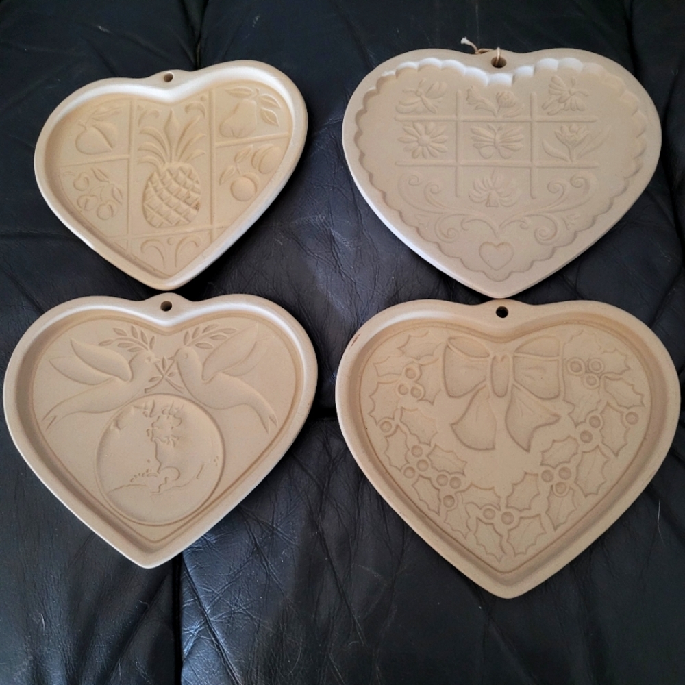 Pampered Chef- Set of 4 .